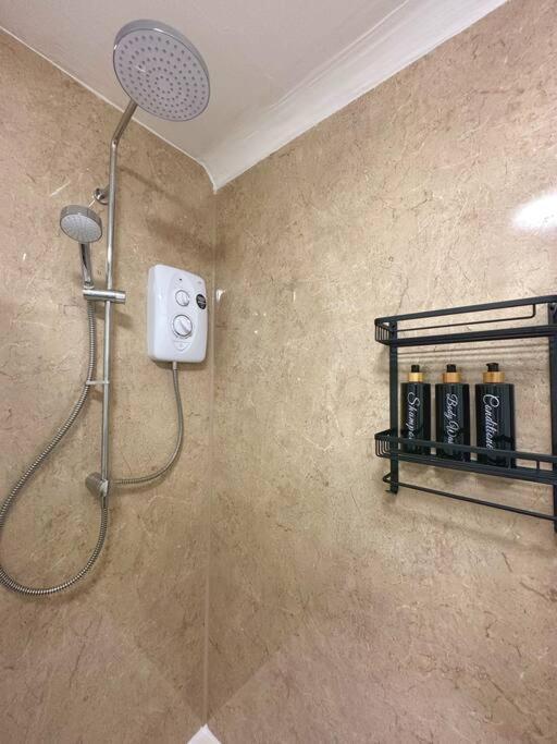 The Hive - Cosy Studio In Wells City Centre Bagian luar foto