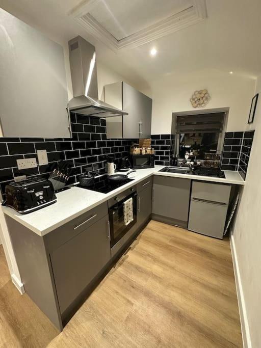 The Hive - Cosy Studio In Wells City Centre Bagian luar foto